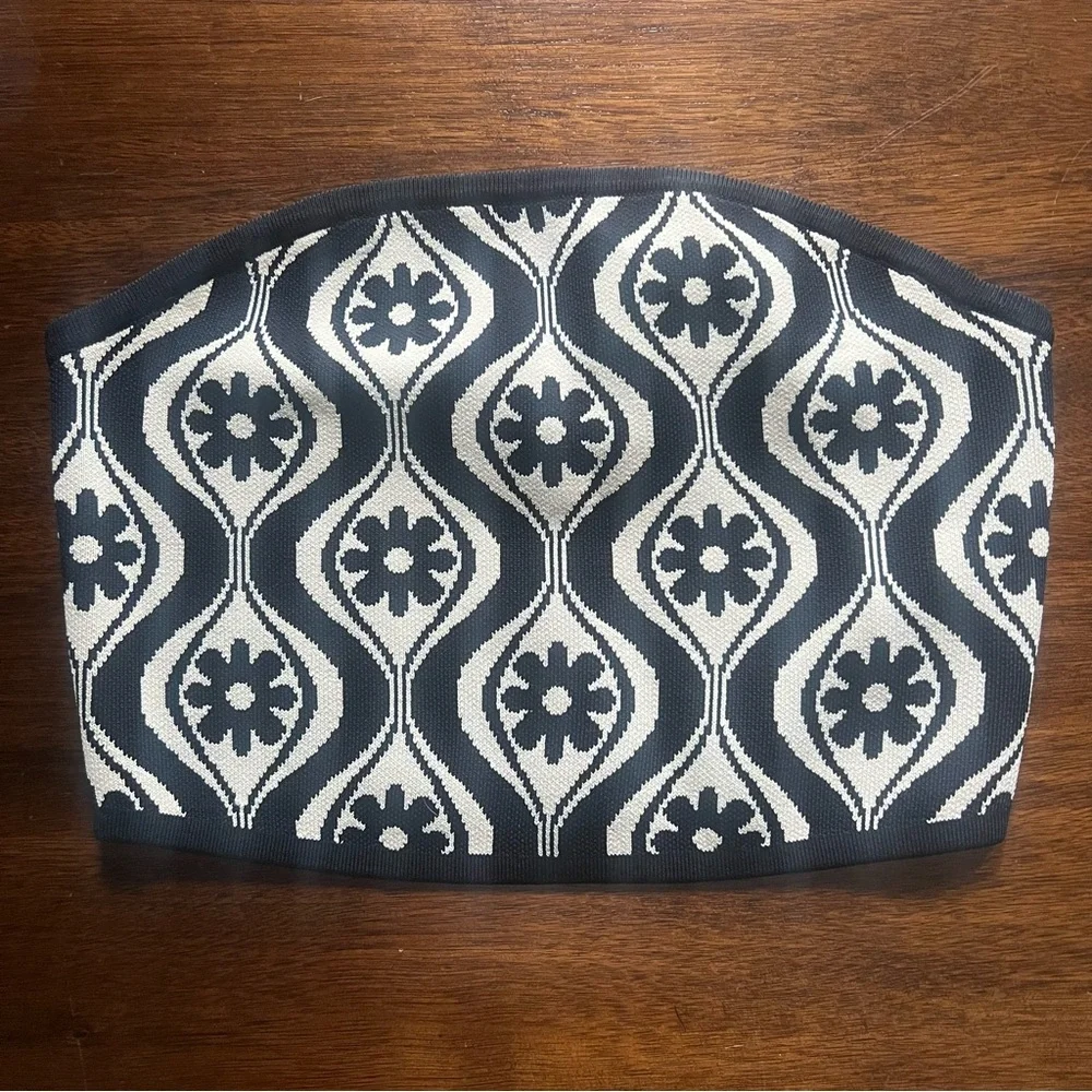 Finders Keepers Quinn Knit Tube Crop Top - Picture 2 of 7